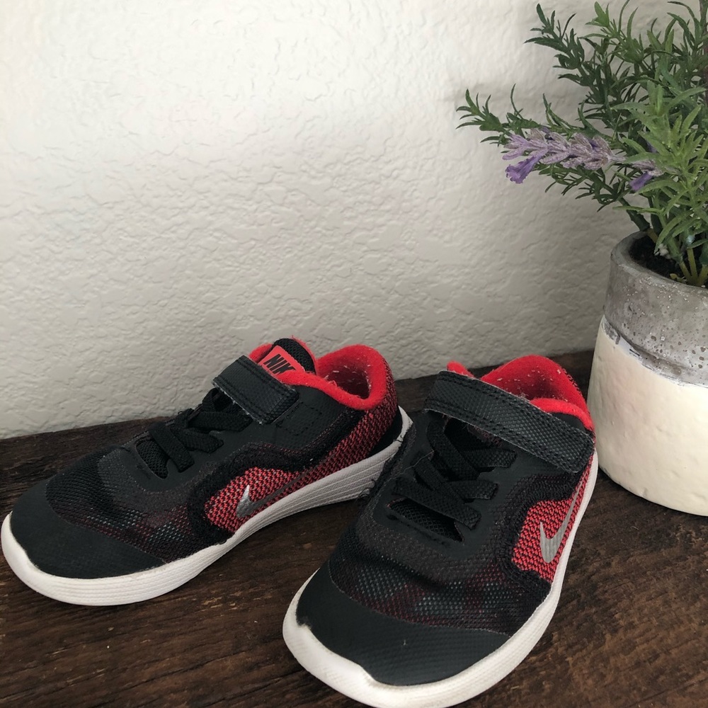 Nike toddler shoes
